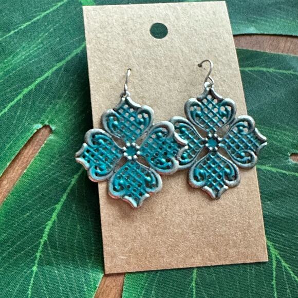BOGO FREE BOHO BLUE METAL CUT OUT FLORAL EARRINGS - Picture 1 of 5